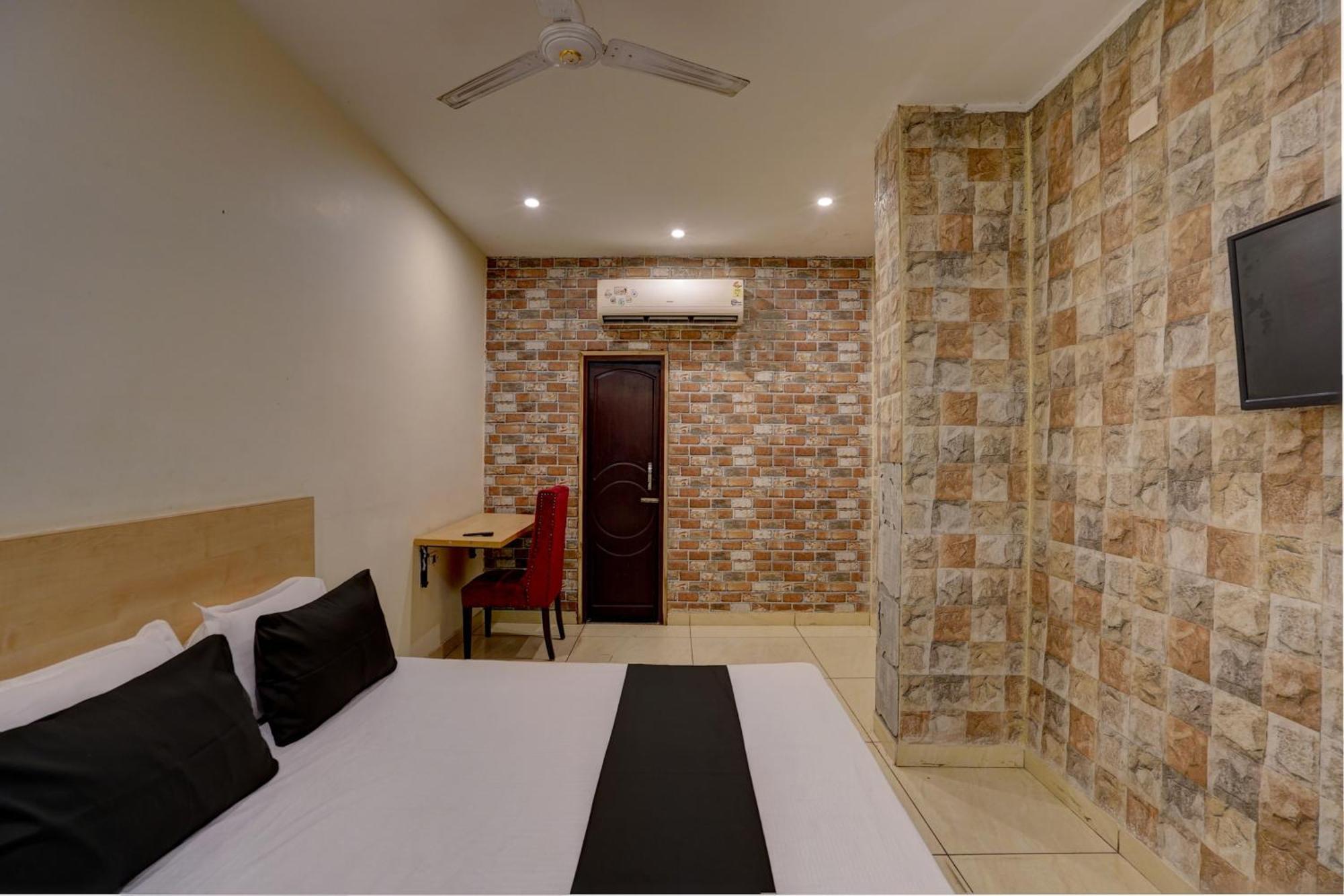 Hotel O Blue Vibes Meerut Exterior foto