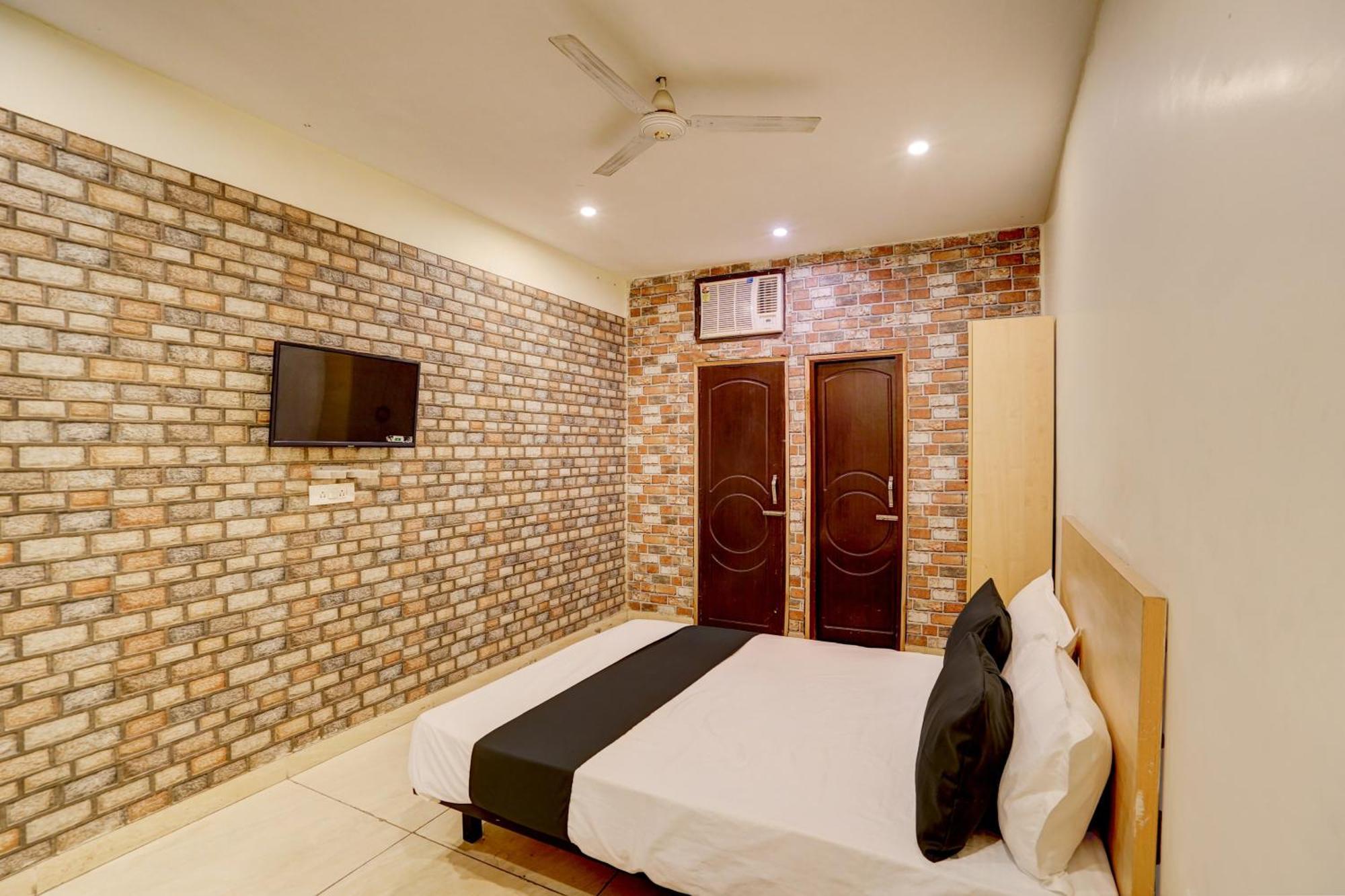 Hotel O Blue Vibes Meerut Exterior foto