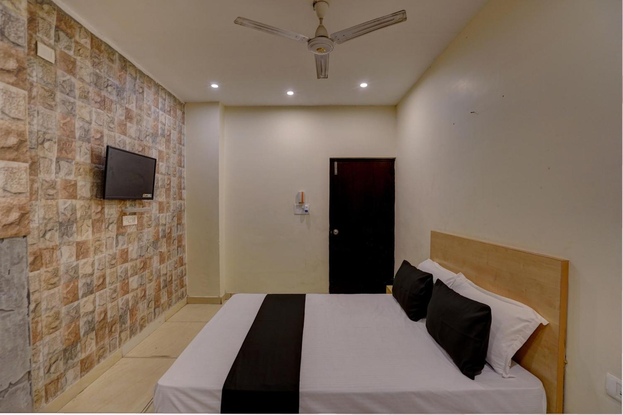 Hotel O Blue Vibes Meerut Exterior foto