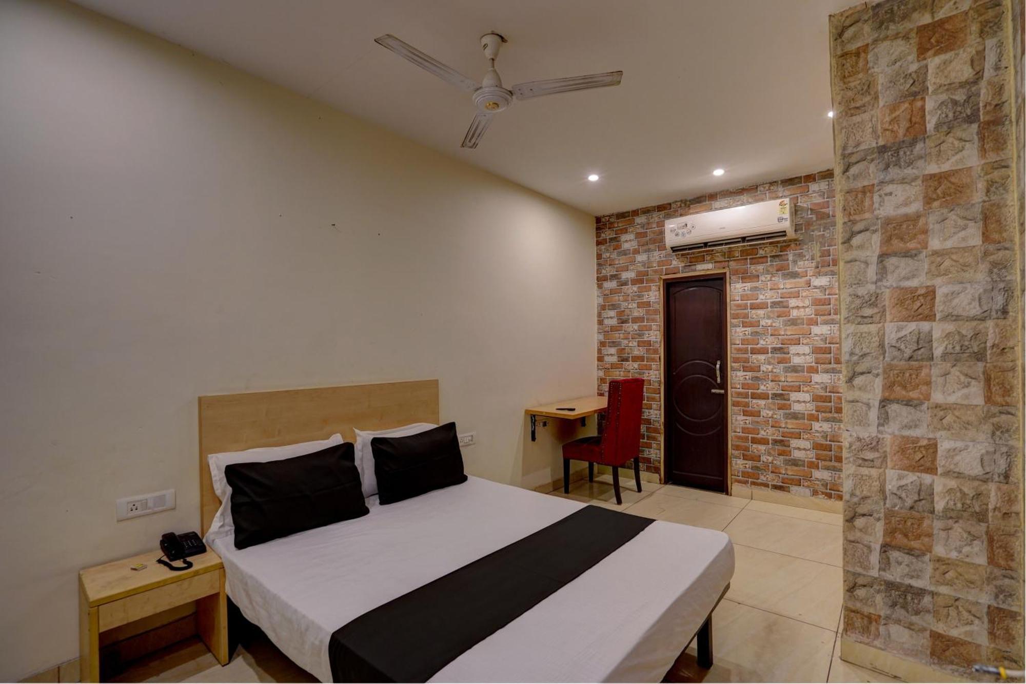 Hotel O Blue Vibes Meerut Exterior foto