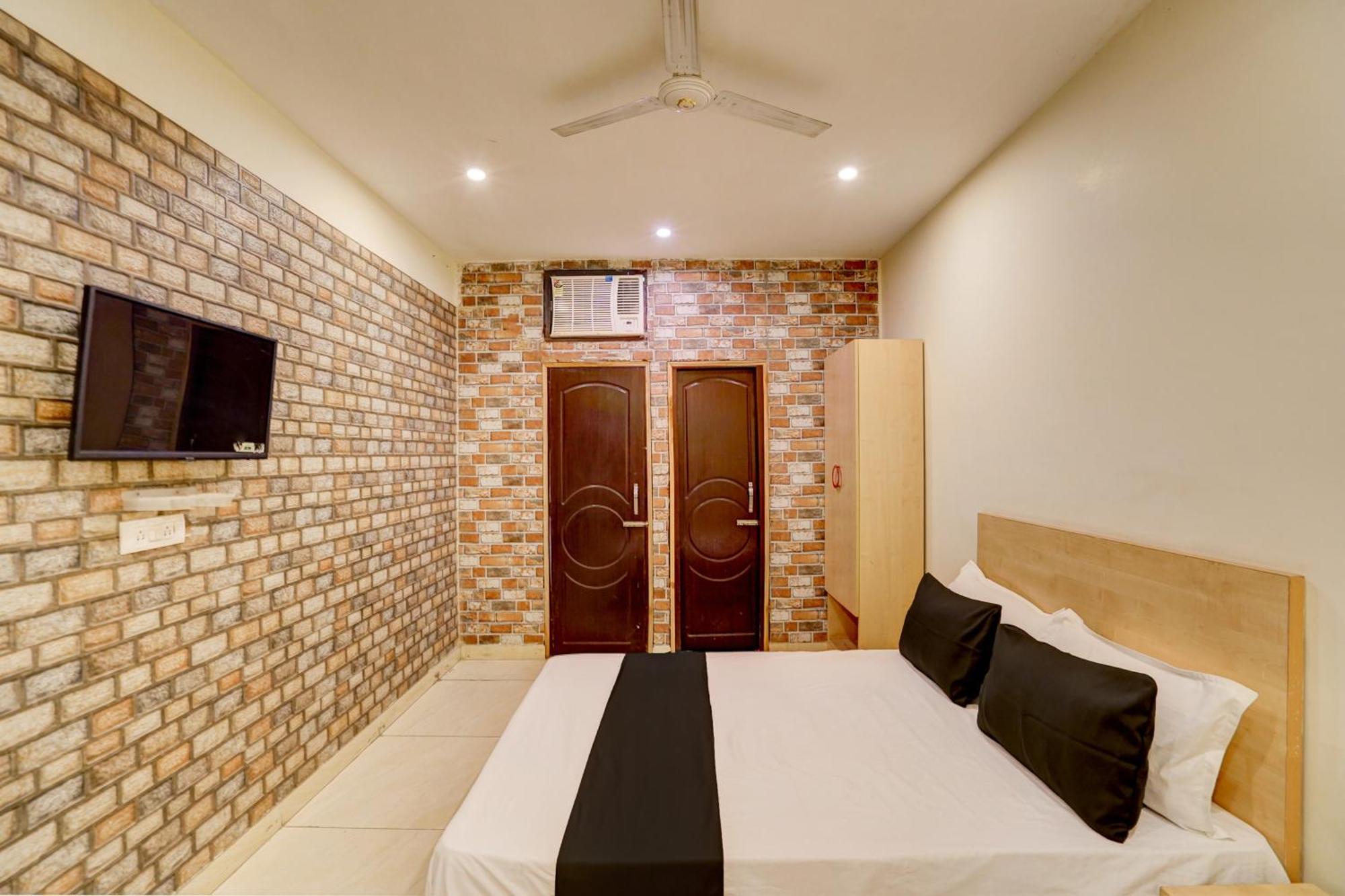 Hotel O Blue Vibes Meerut Exterior foto