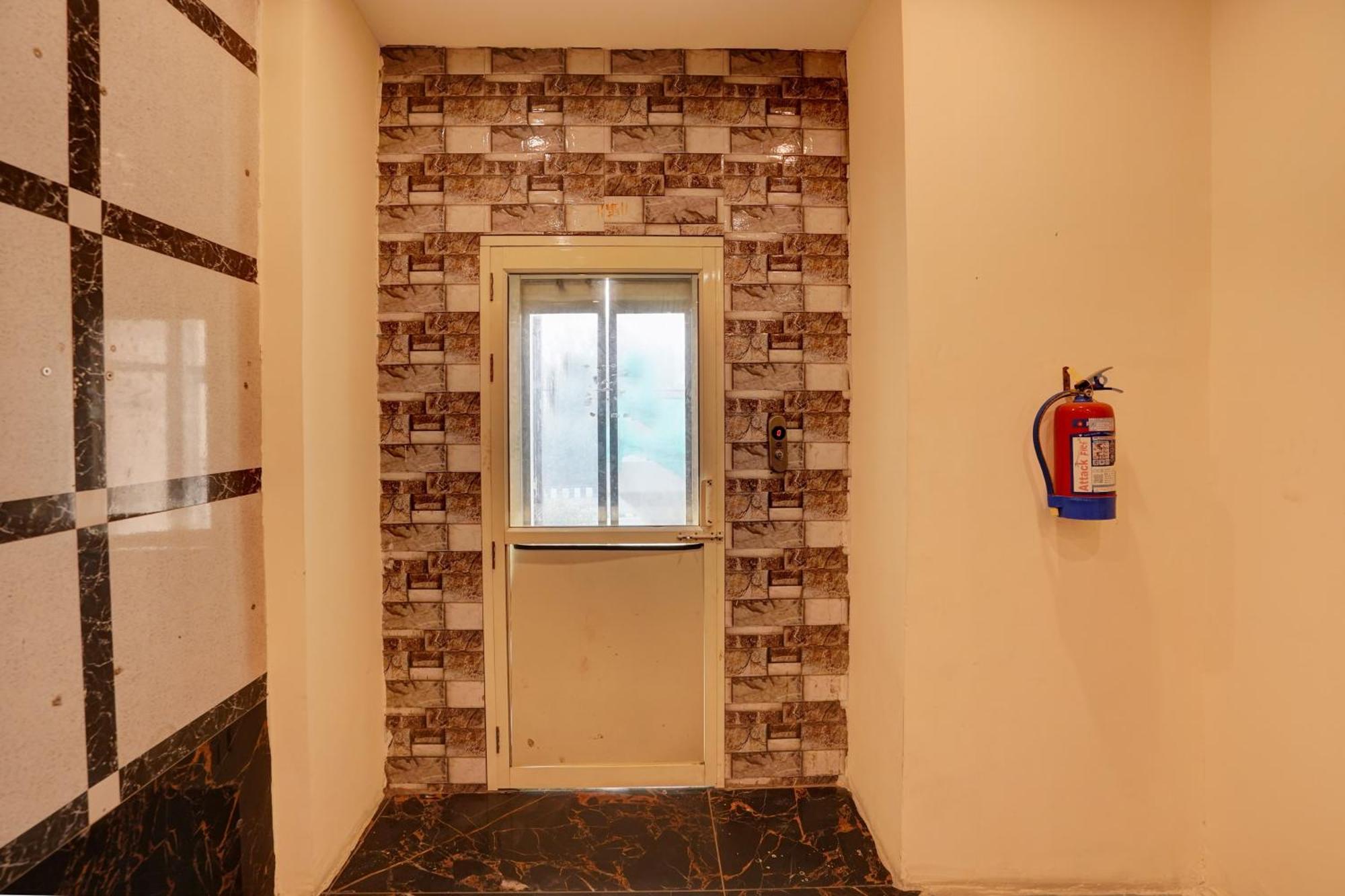 Hotel O Blue Vibes Meerut Exterior foto