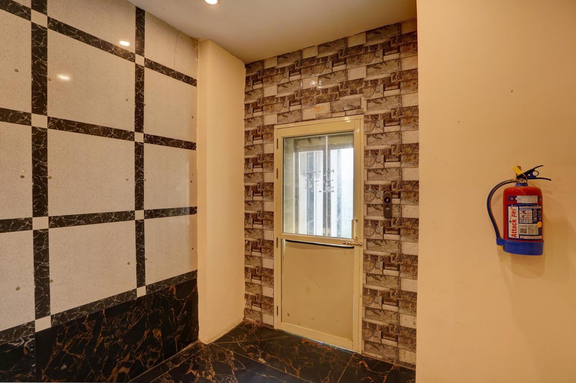 Hotel O Blue Vibes Meerut Exterior foto